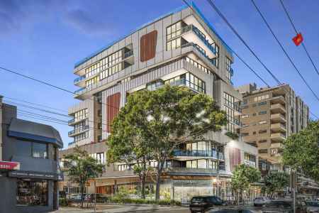 Stylish Apartment with City & Bay Views in the Heart of Elsternwick