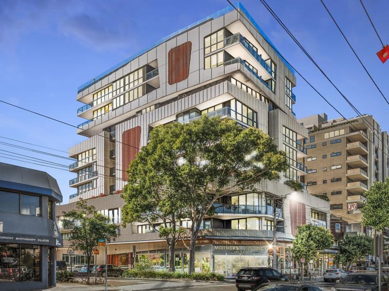 Stylish Apartment with City & Bay Views in the Heart of Elsternwick