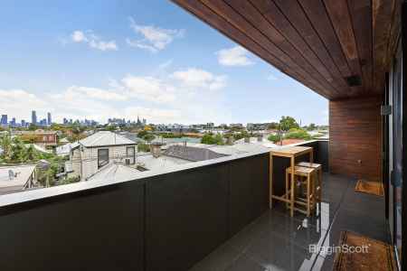 UNINTERRUPTED CITY VIEWS!