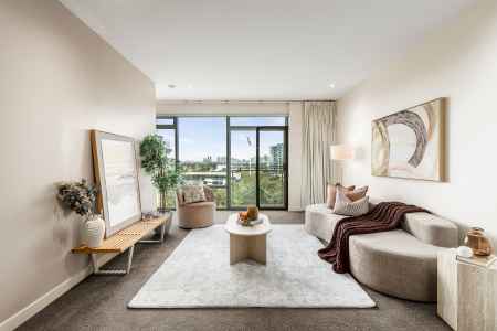 Spacious Parkside Living in the Heart of St Kilda