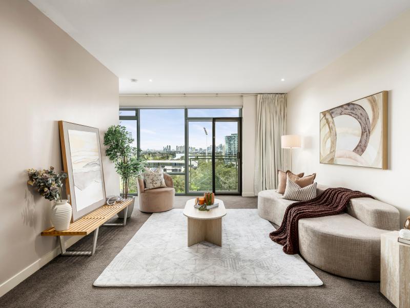 Spacious Parkside Living in the Heart of St Kilda