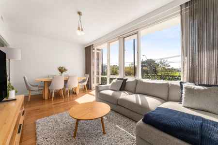 Refined Living with Space, Light & Northern Outlooks