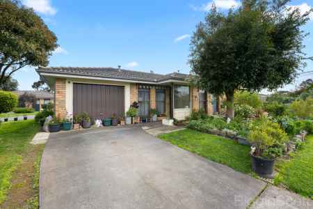 Front Townhouse in Fantastic Alfredton Location