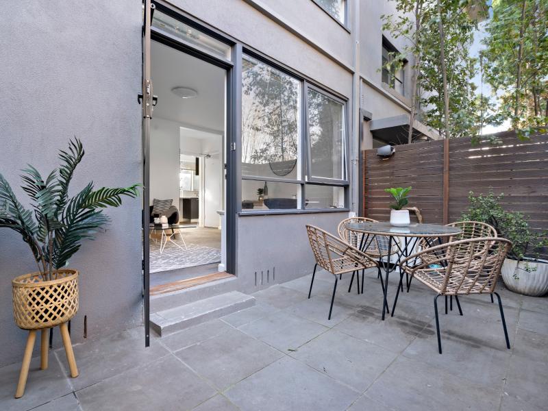 Great Size Enclosed Courtyard