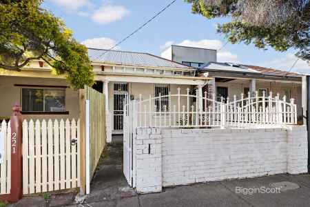 2 BEDROOM HOME WITH NEW CARPET THROUGHOUT