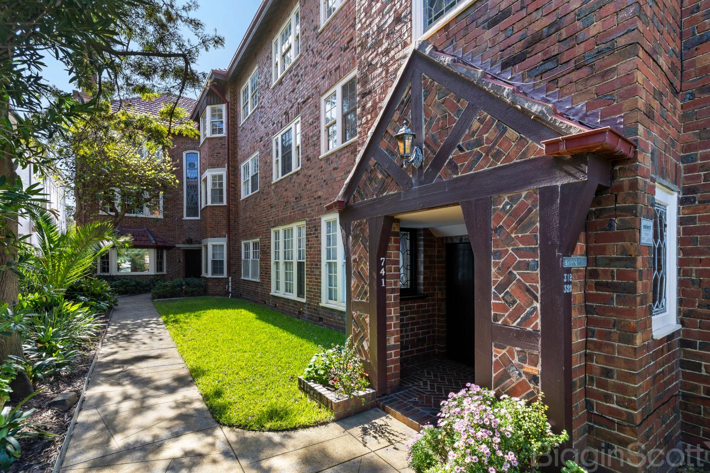 8/319-320 Beaconsfield Parade, St Kilda West - Image 1