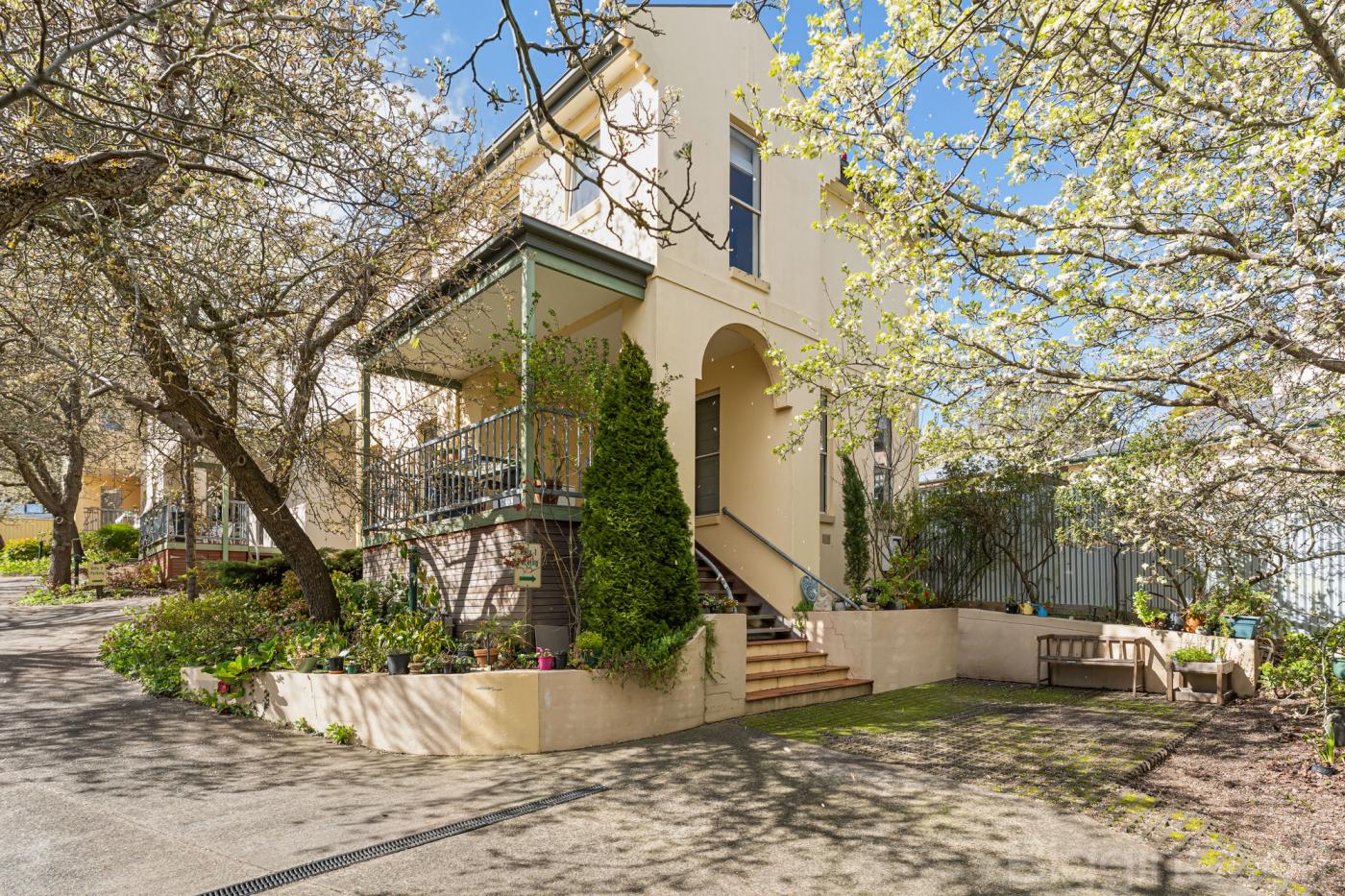 1/11 Camp Street, Daylesford - Image 1