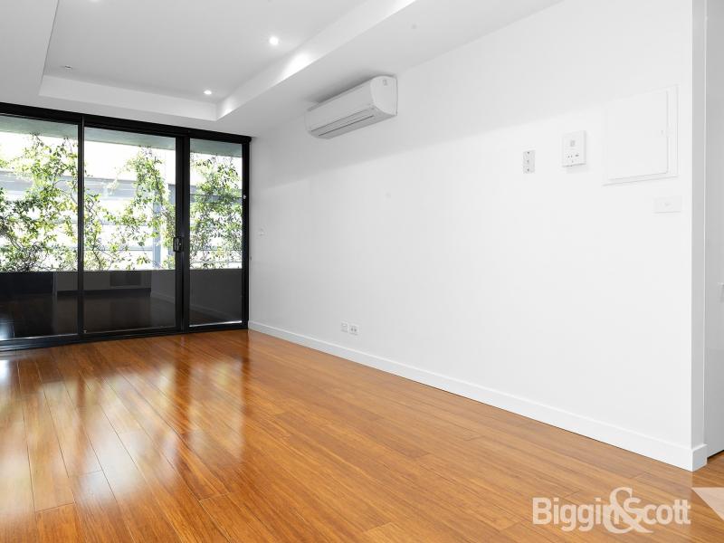 Bridge Road's Vibrant Lifestyle.
