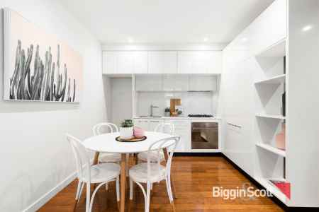 Spacious one bedroom apartment-enjoy inner city living in the heart of Richmond.