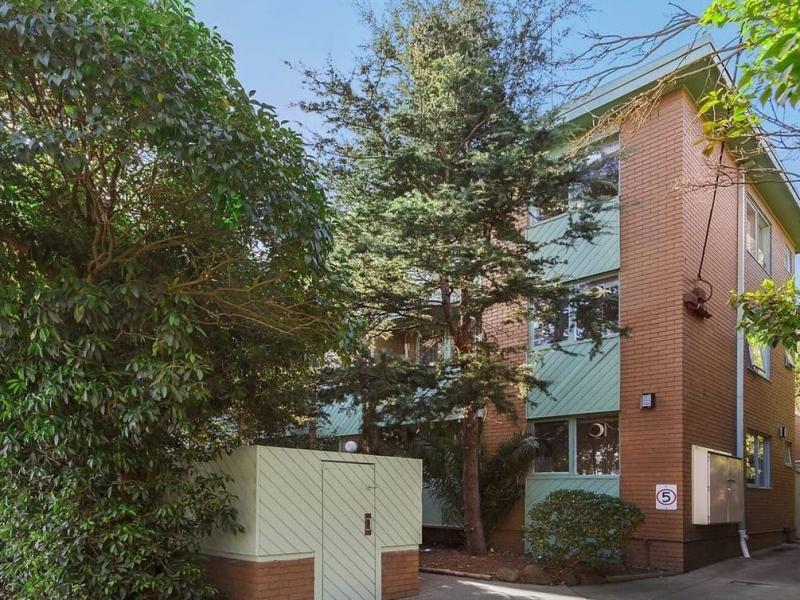 Light-Filled Living in a Prime Hawthorn East Location