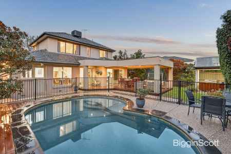 Premium 6-Bedroom Residence with Pool maintenance