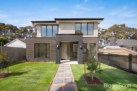 Modern Family Living in a Convenient Location