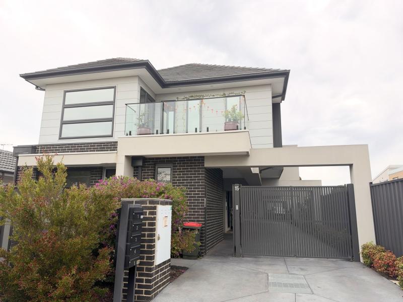 Modern & Convenient Home in Deer Park