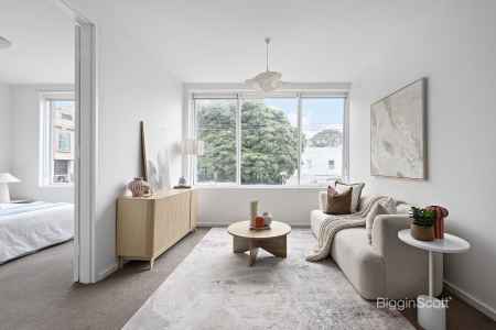 BOUTIQUE RICHMOND HILL RETREAT MOMENTS FROM THE MCG
