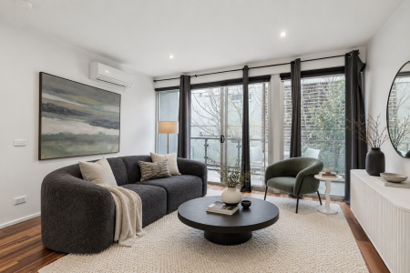 CONTEMPORARY RICHMOND LIVING WITH AN EXPANSIVE TERRACE