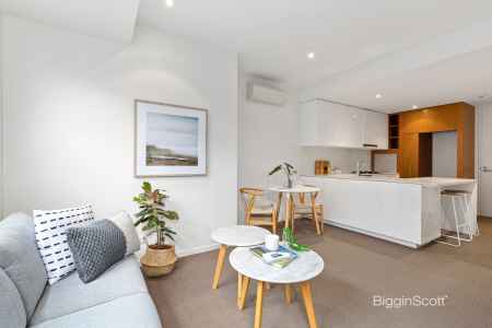 STYLISH LIVING AT 'THE RICHMOND', MOMENTS FROM THE MCG