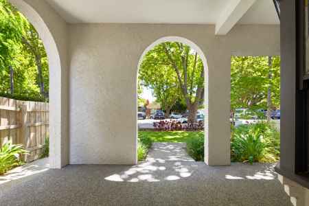 ART DECO DELIGHT IN THE HEART OF ELWOOD 