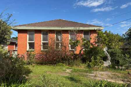 4 Bedroom in Doncaster Garden Primary School Zone