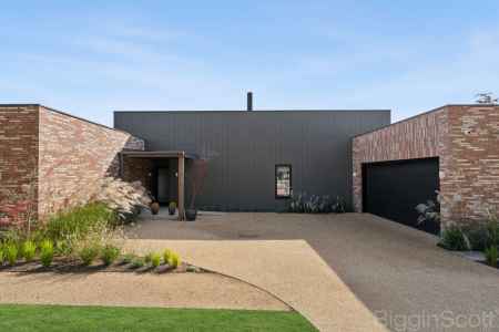 Picturesque Views with luxury living
