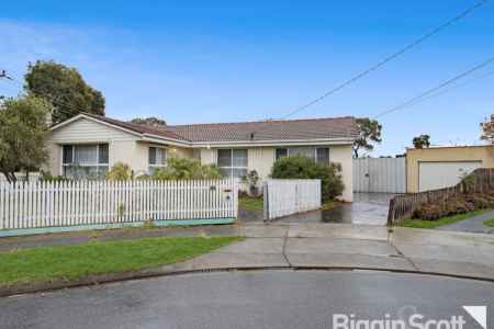 Spacious Family Living in a Great Keysborough Location – 2 Robin Court, Keysborough