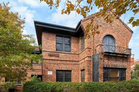 BOUTIQUE BLOCK OF 4 