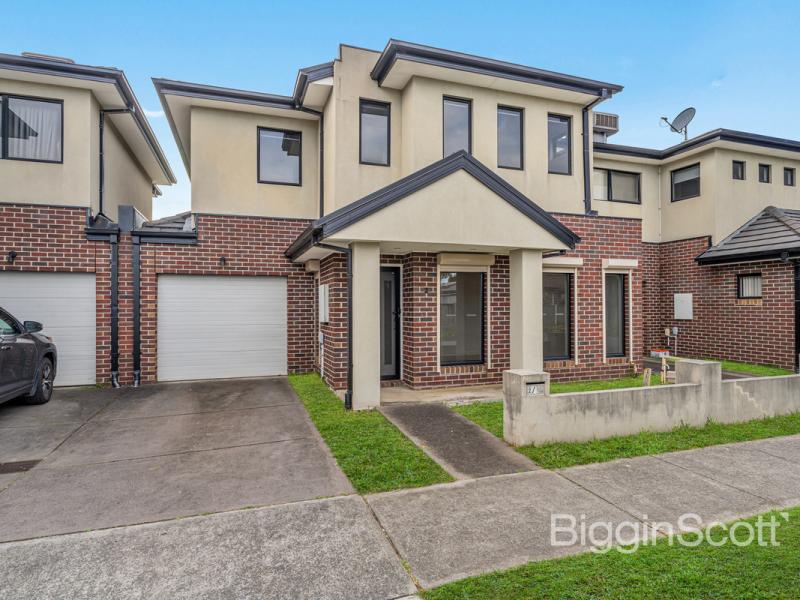 Convenient Living with Your Own Street Frontage