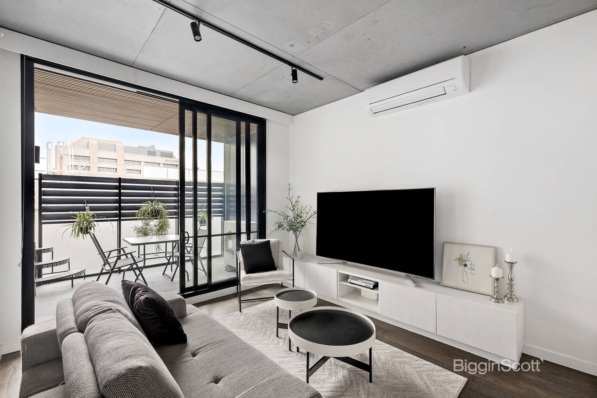 207/28 Stanley Street, Collingwood - Image 1