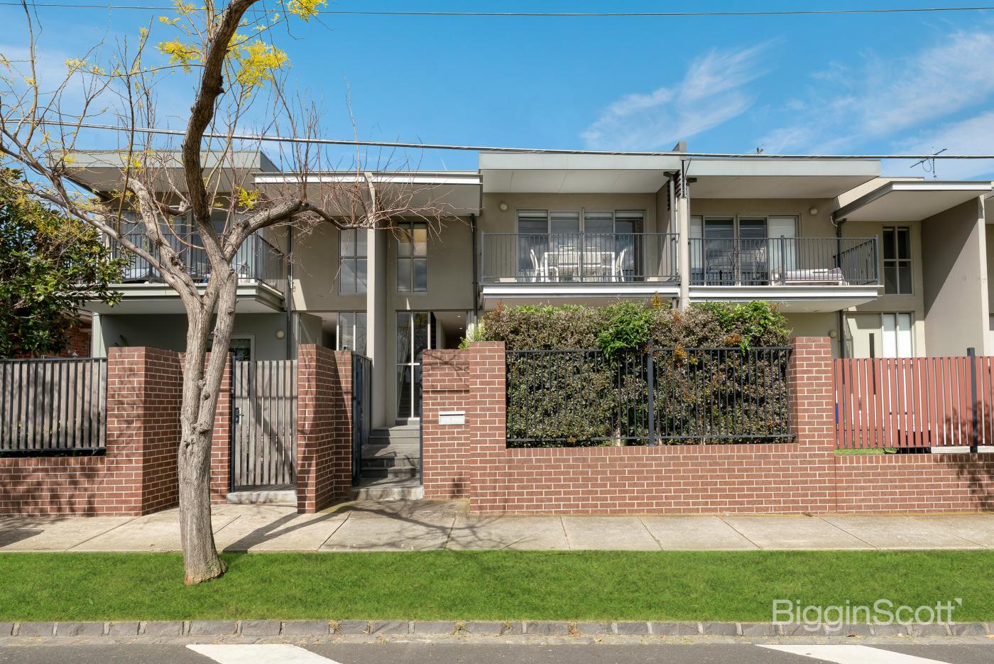 2/4-12 Fisher Parade, Ascot Vale - Image 1