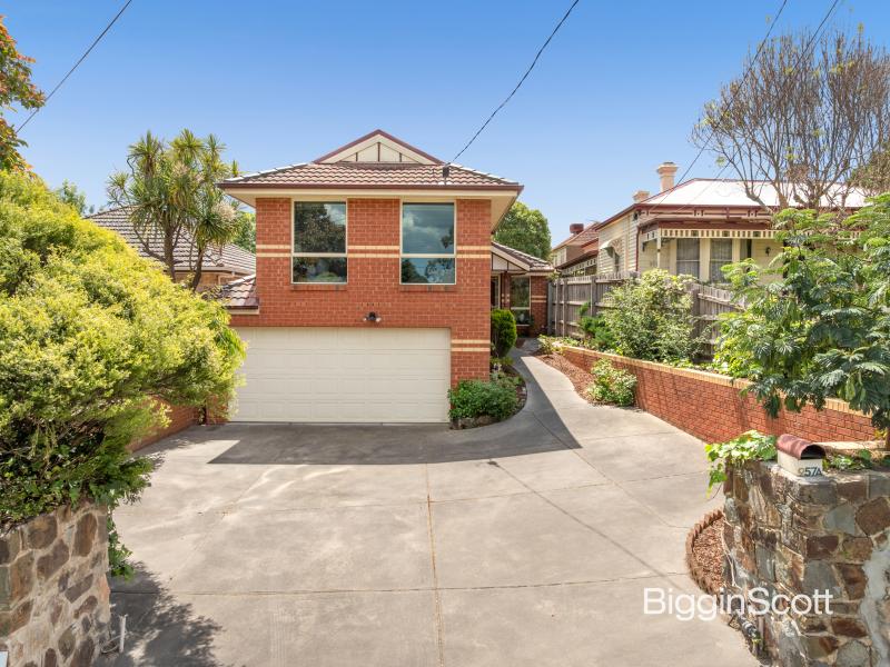 A MODERN SLICE OF BOX HILL IN THE ENVIABLE SCHOOL ZONE!