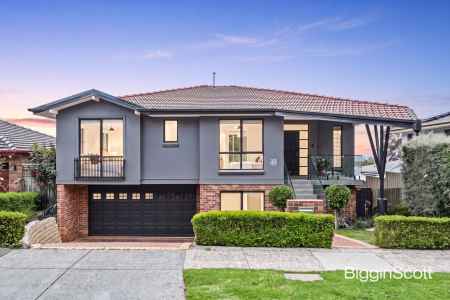 ELEVATED FAMILY LIVING WITH SPECTACULAR VIEWS!