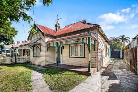 Edwardian Charm in a Prime Parkside Location!
