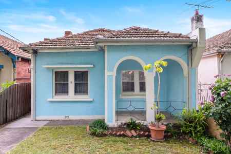 A 3-Bedroom Charmer c.1935 - Forthcoming AUCTION