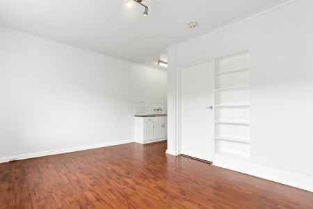  Light And Bright One Bedroom Apartment