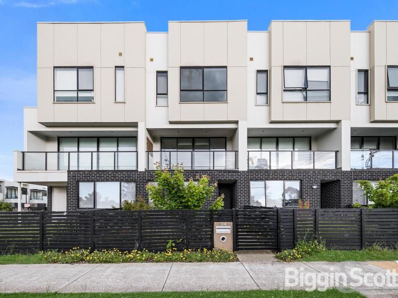 STYLISH FAMILY LIVING IN SPRINGVALE