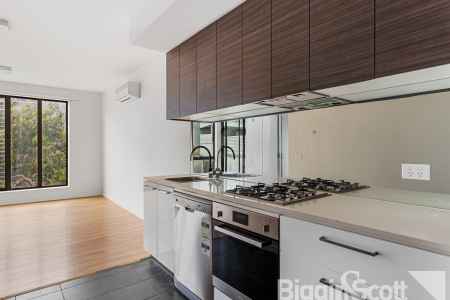 Spacious and Comfortable One-Bedroom Apartment in The Heart of Burwood