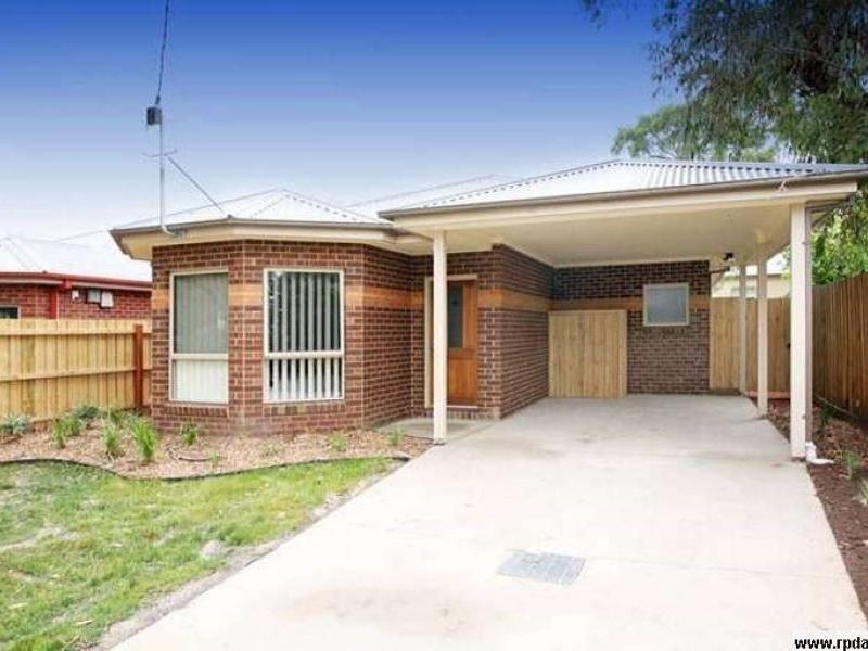 Tranquil Home that is Minutes Away from Everything!