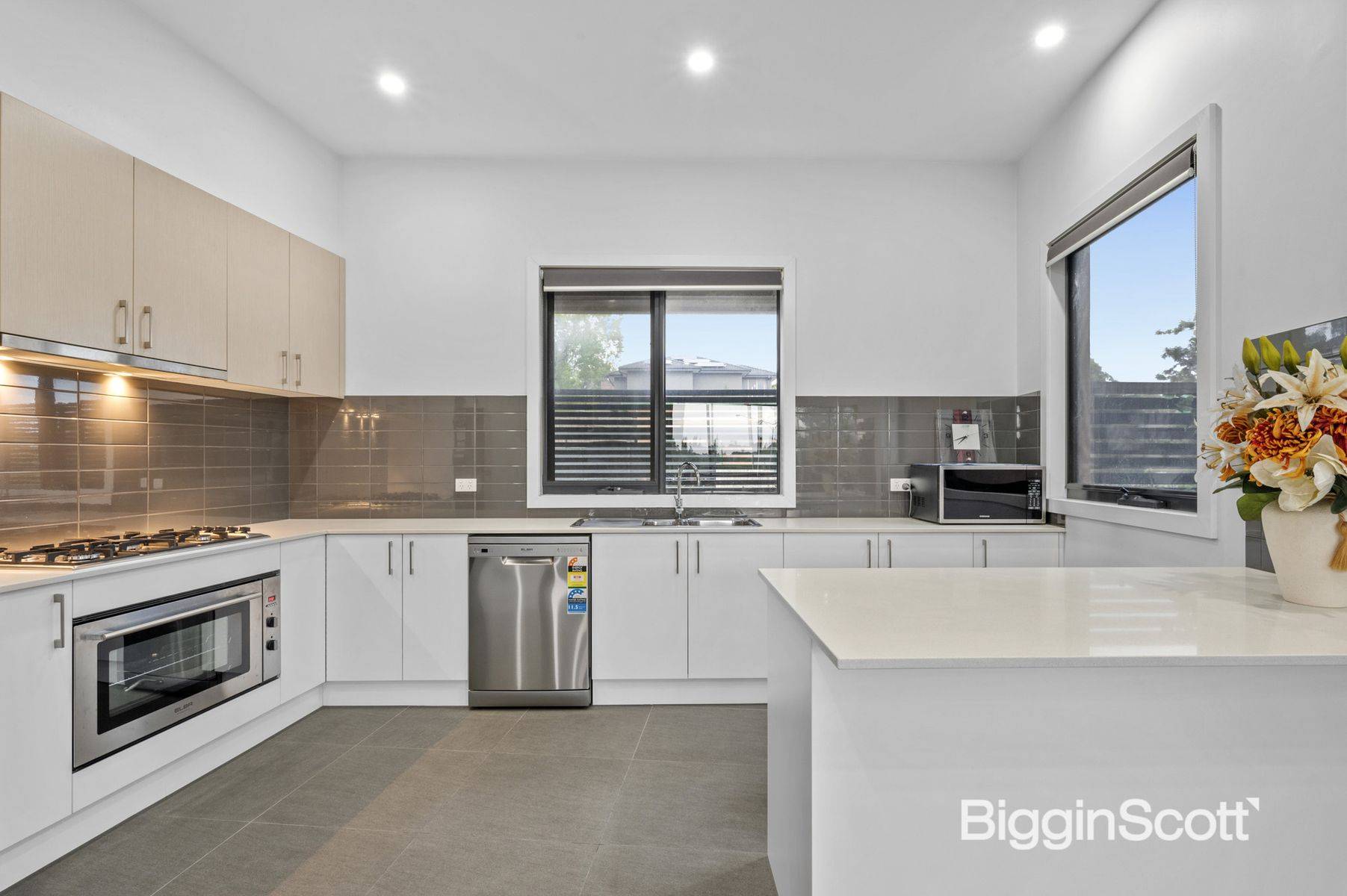 1/4 Whittens Lane, Doncaster VIC 3108, Doncaster - Thumbnail 6