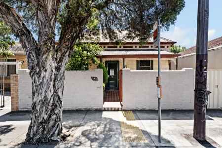 Timeless Beauty: Experience Serenity in this Wonderful Brunswick Location