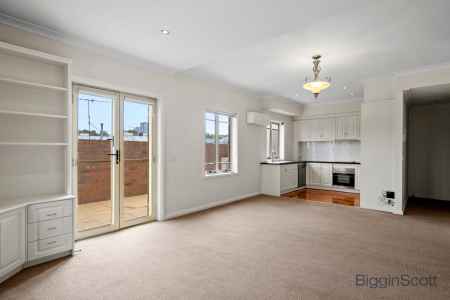 Sublime Space In Superb Locale