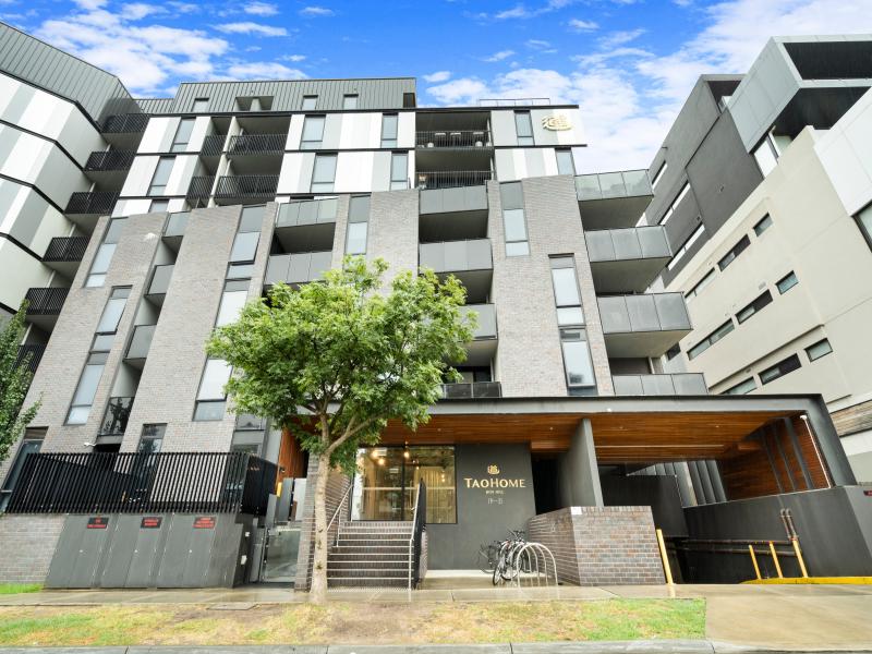 Spacious and Family Ideal Apartment with Good View in Prime Location!