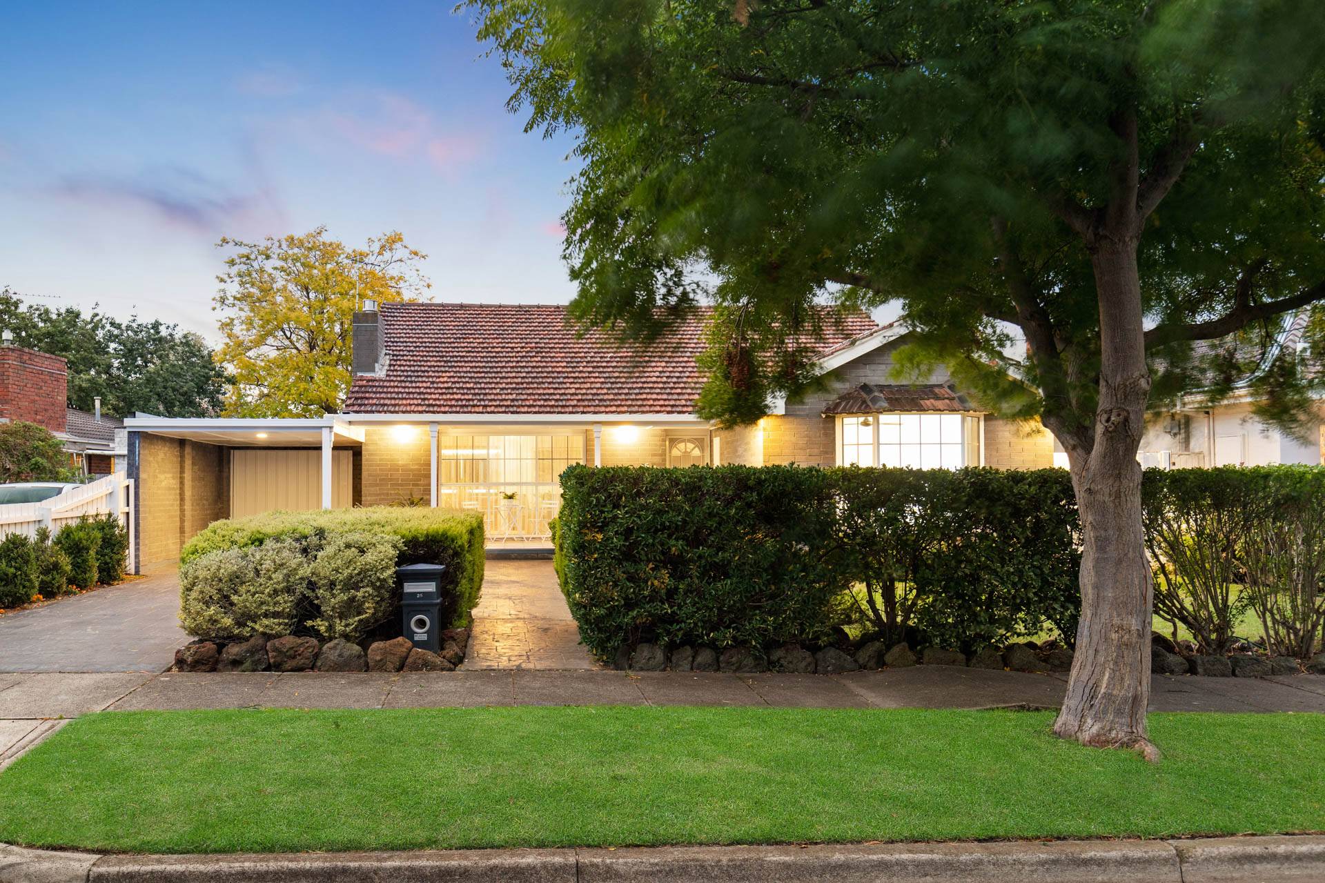 25 Gladesville Drive, Bentleigh East VIC 3165, Bentleigh East - Image 1