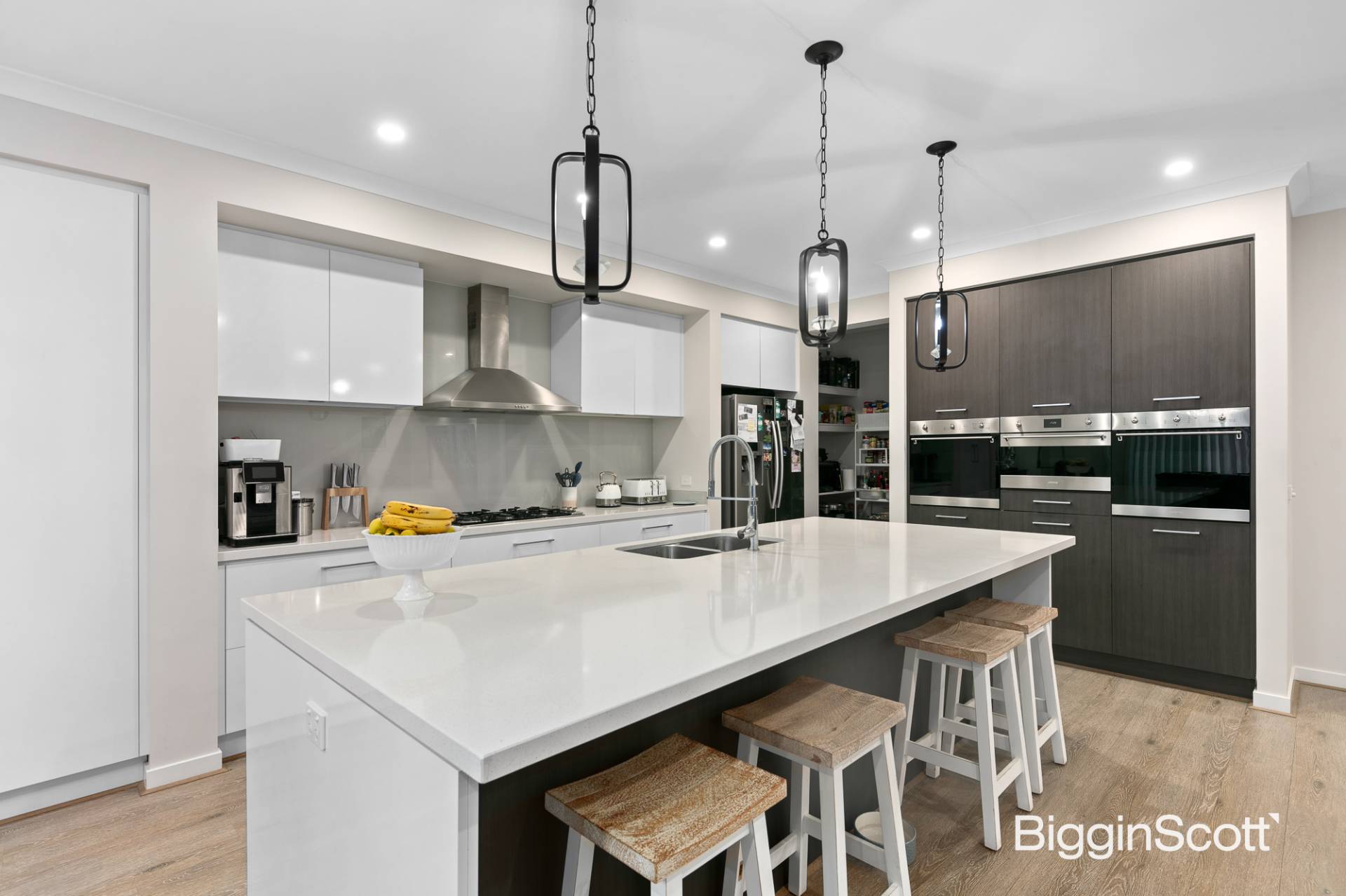 104 Evesham Drive, Point Cook VIC 3030, Point Cook - Thumbnail 2