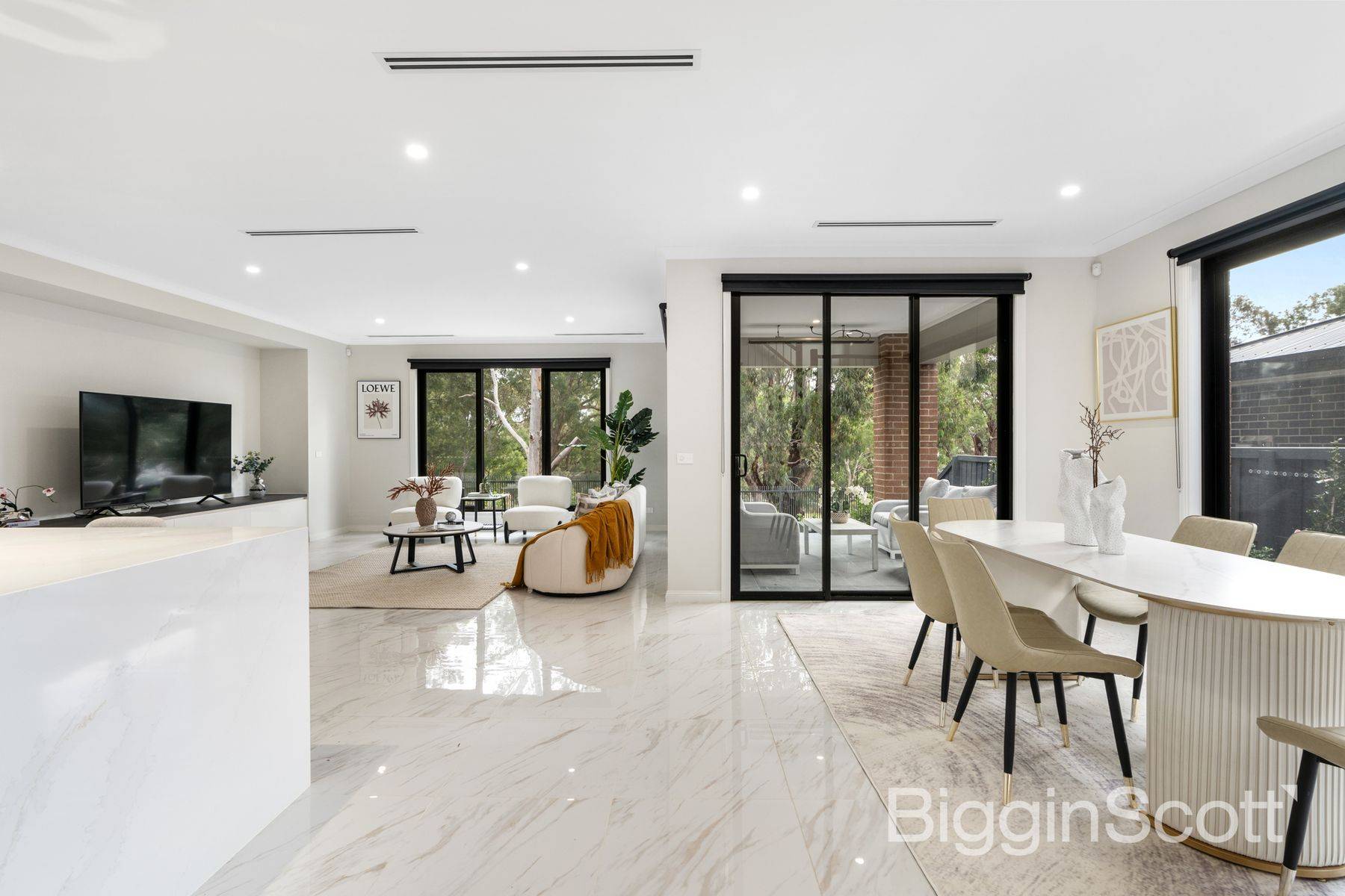 25 Aberdeen Drive, Doncaster VIC 3108, Doncaster - Thumbnail 4