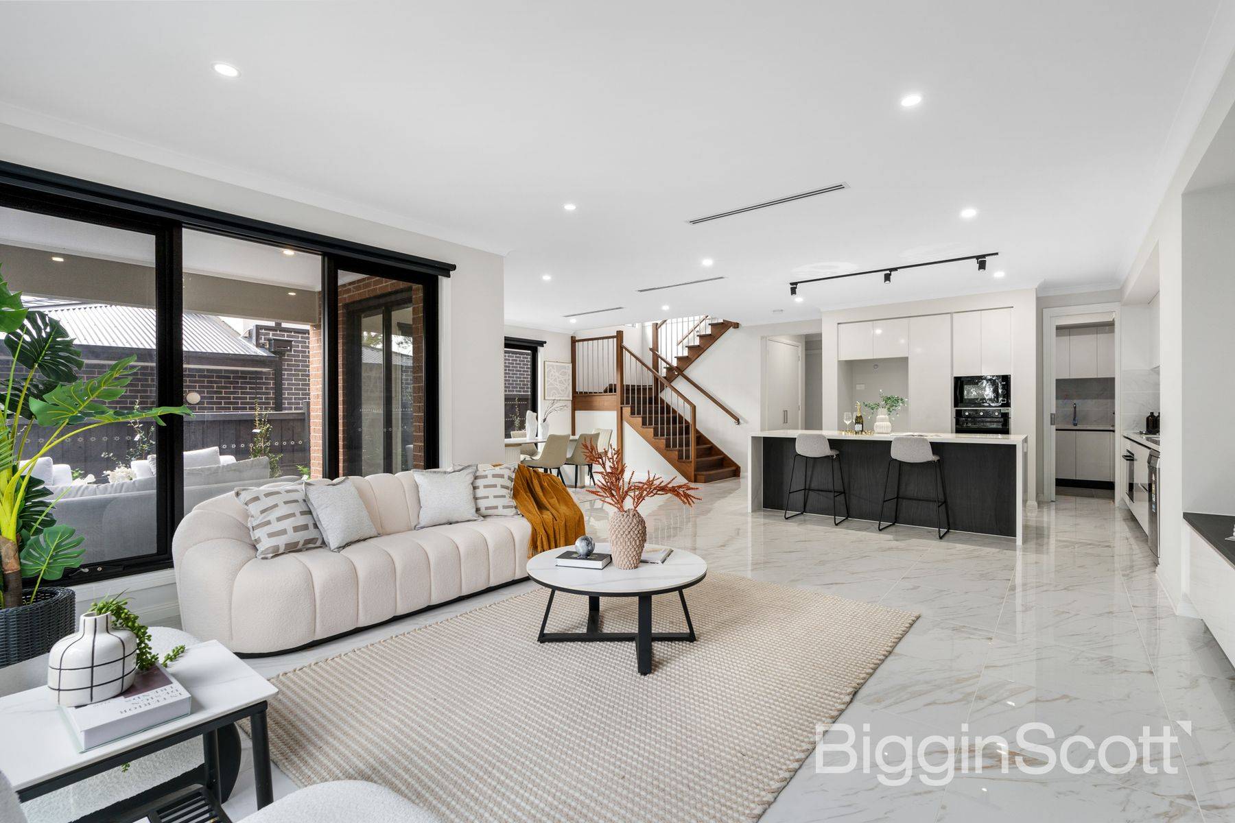25 Aberdeen Drive, Doncaster VIC 3108, Doncaster - Thumbnail 2