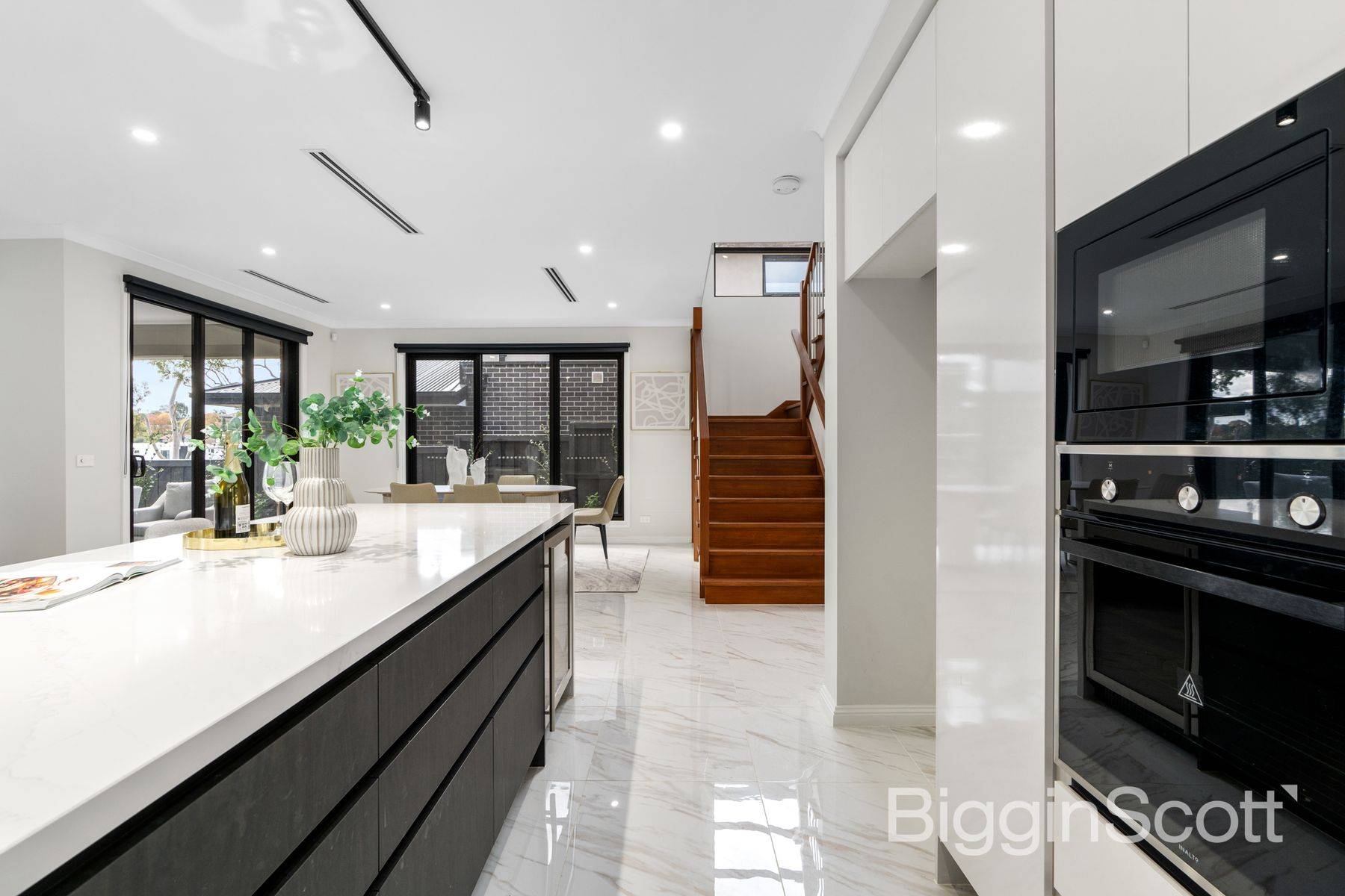 25 Aberdeen Drive, Doncaster VIC 3108, Doncaster - Thumbnail 6