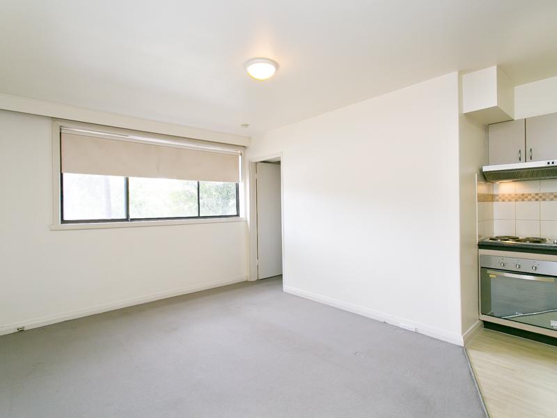 One Bedroom Apartment In Good Location