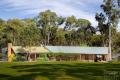 Central Victorian ‘Hoggs Inn’ Stone Family Bush Retreat 