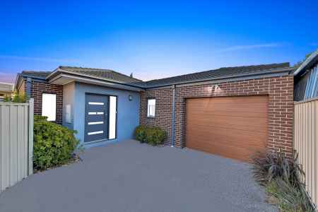 Picture Perfect Abode in a quiet location! 