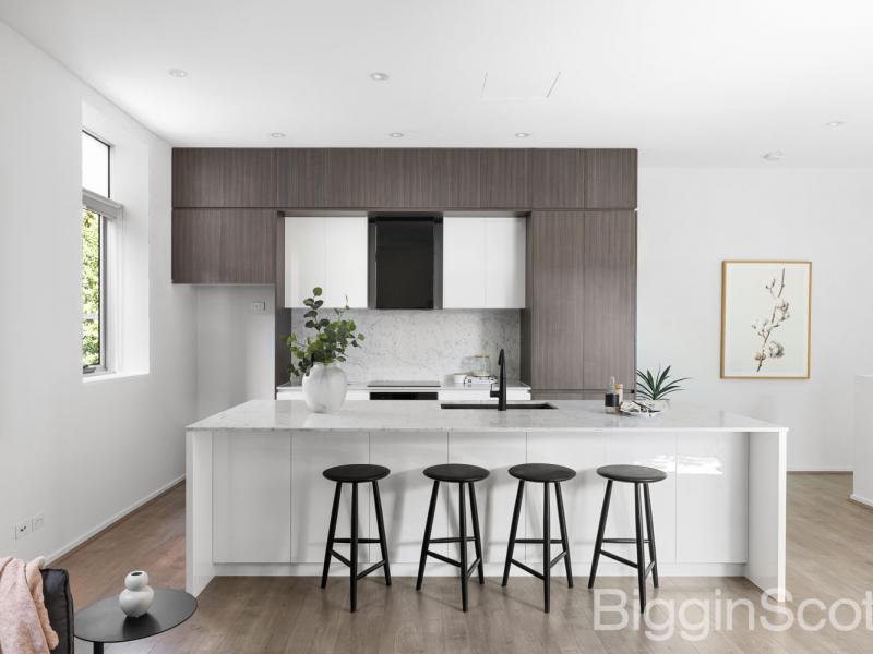Beautifully Renovated, in the Heart of Port Melbourne