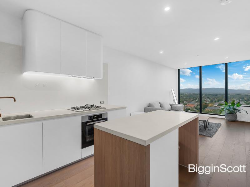 MOUNTAIN VIEWS TO REMEMBER AND STEPS TO THE BEST OF GLEN WAVERLEY!